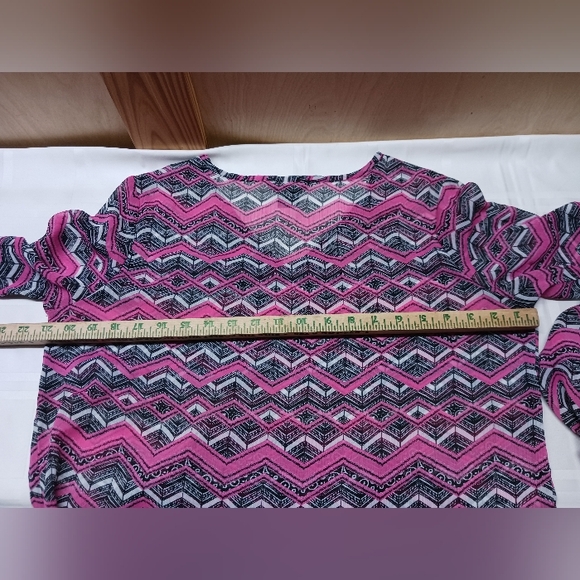 Womens Rock 47 by Wrangler Blouse/Size S/Pullover, Sheer,Bell Sleeve/Black, Pink - Picture 9 of 11